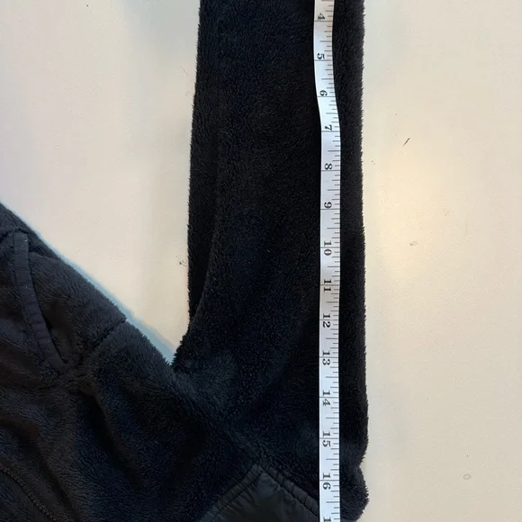 Girls size 6 black hooded North Face Fleece - Picture 3 of 4